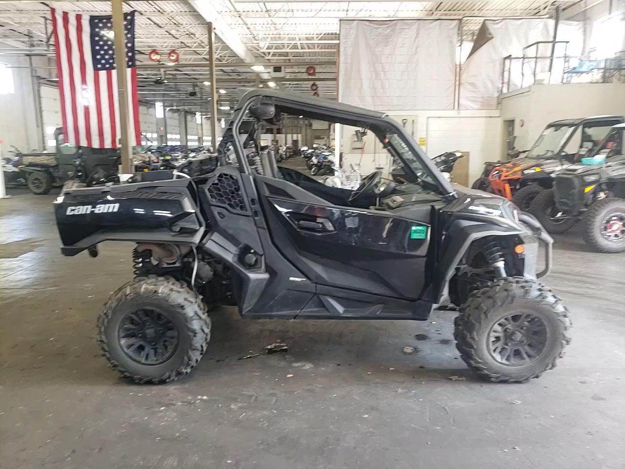 2021 CAN-AM COMMANDER 3JB1RAX40MK000204