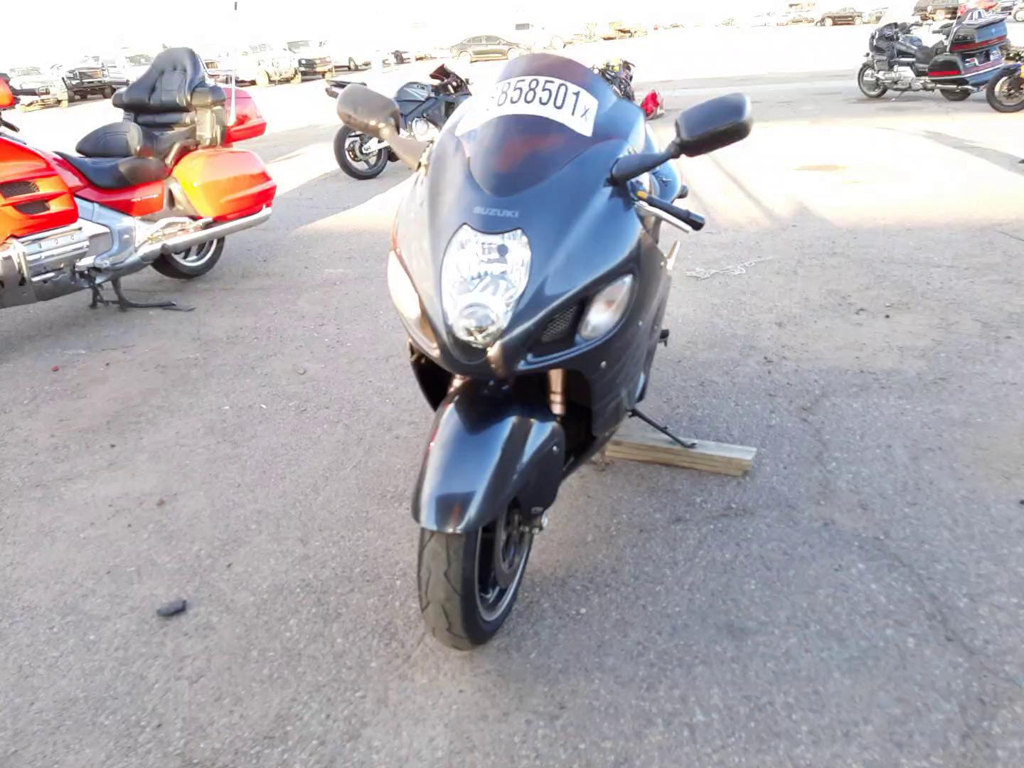 2005 SUZUKI GSX1300 RK JS1GW71AX52108726