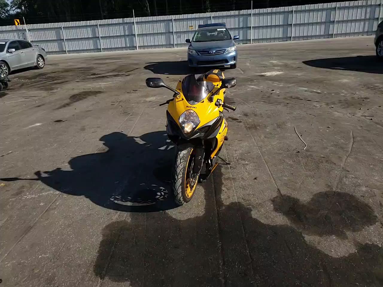2007 SUZUKI GSX-R1000 JS1GT77AX72101505