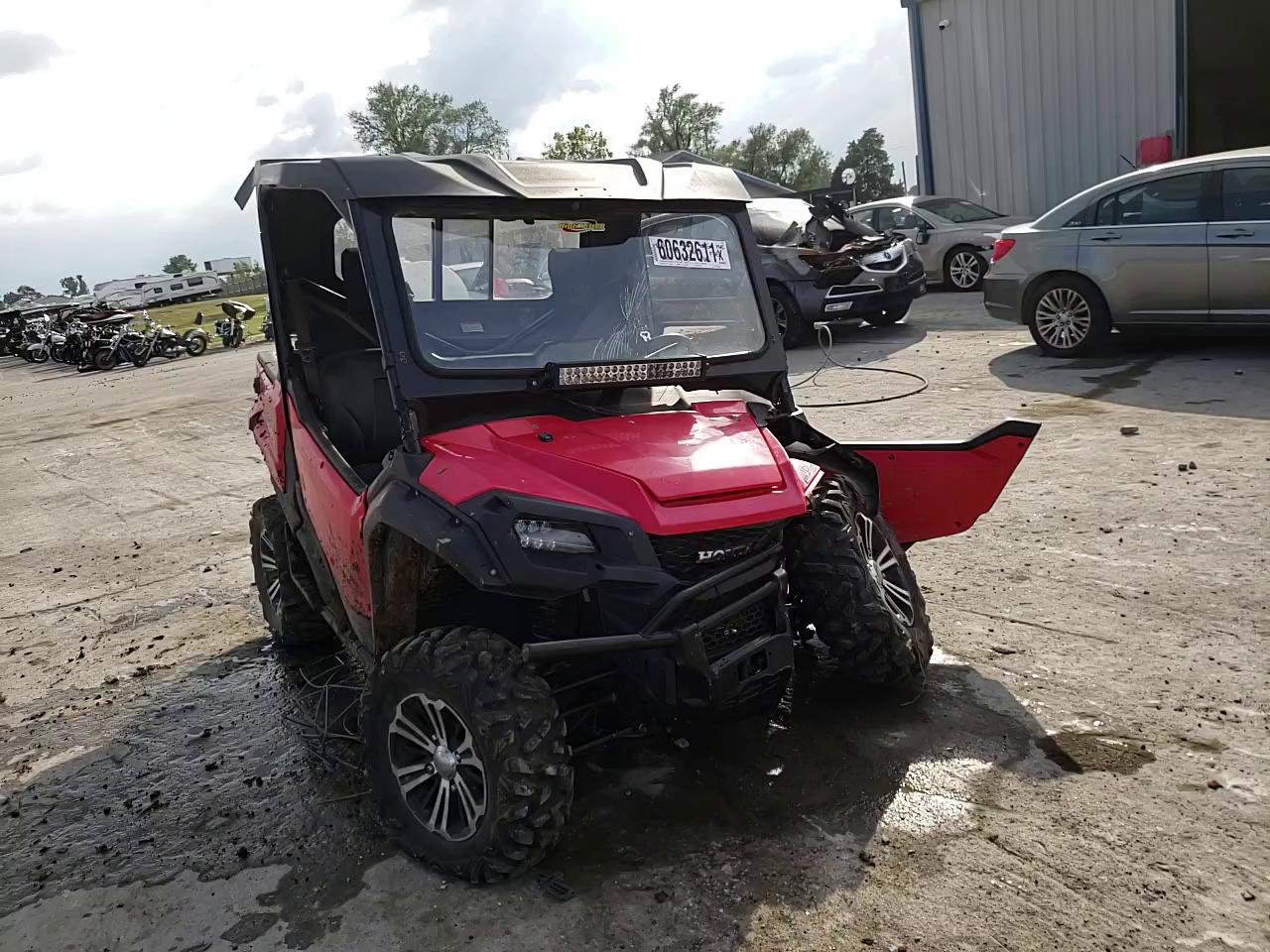 2016 HONDA SXS1000 M5 1HFVE042XG4001894