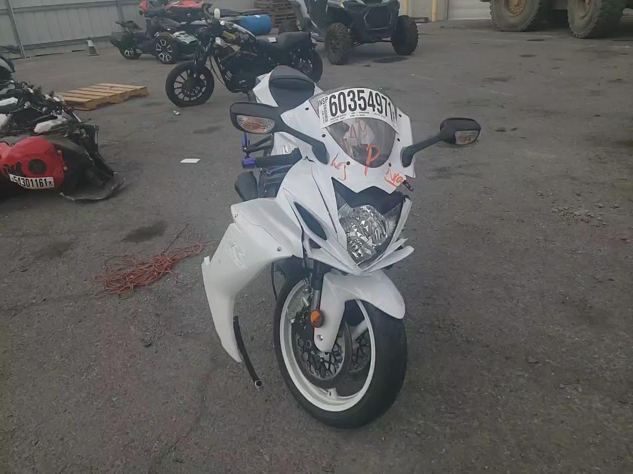 2019 SUZUKI GSX-R600 JS1GN7FA3K7100574