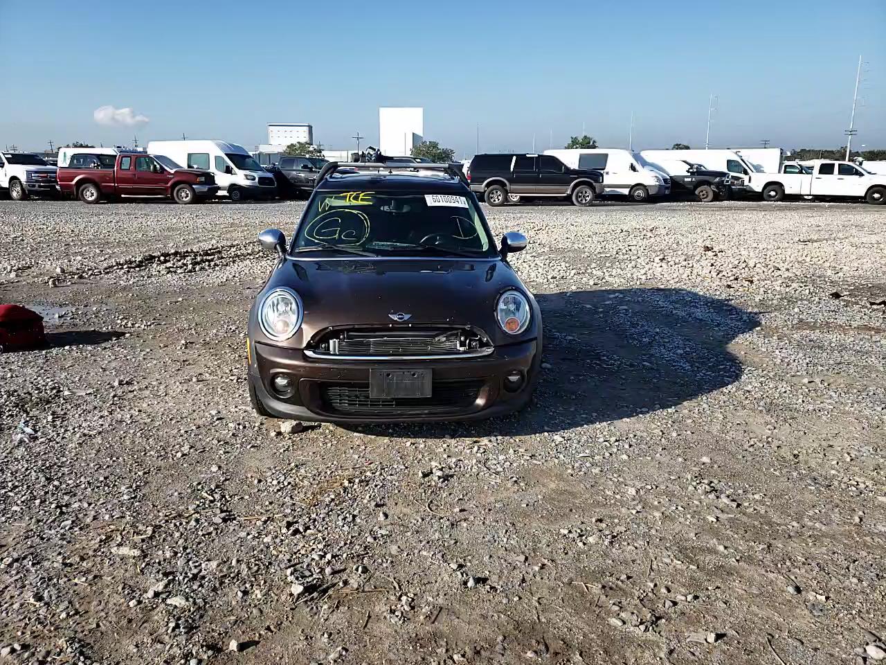 2011 MINI COOPER CLU WMWZF3C50BT188953