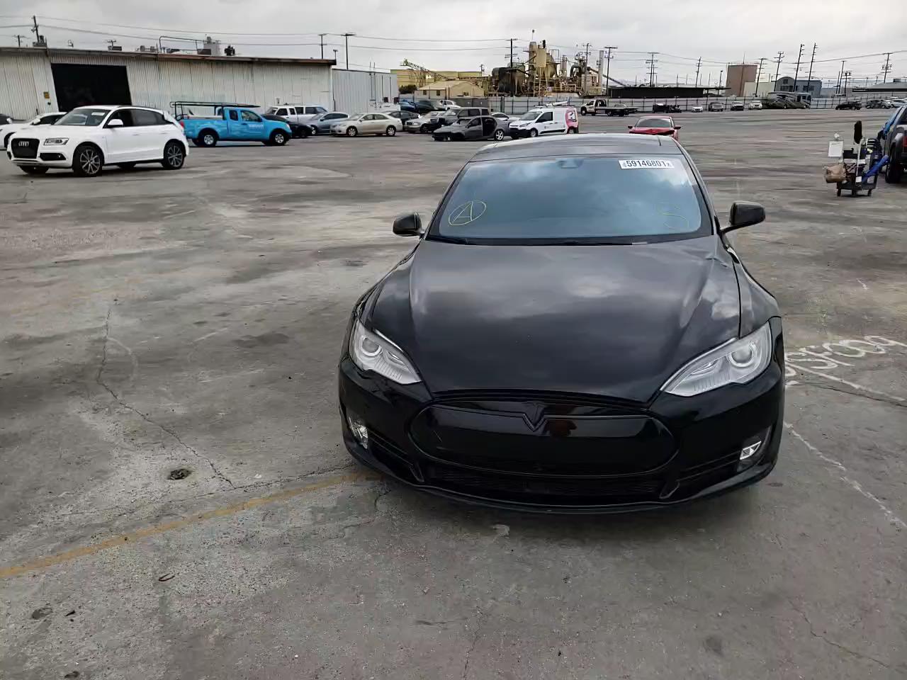 2015 TESLA MODEL S 85 5YJSA1H18FFP77772