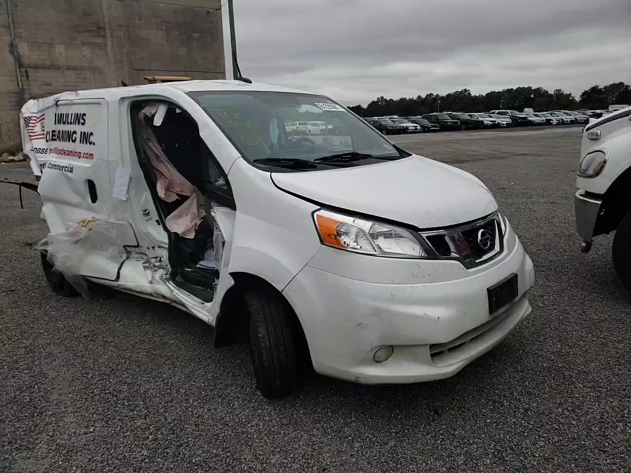 2015 NISSAN NV 3N6CM0KN8FK718162