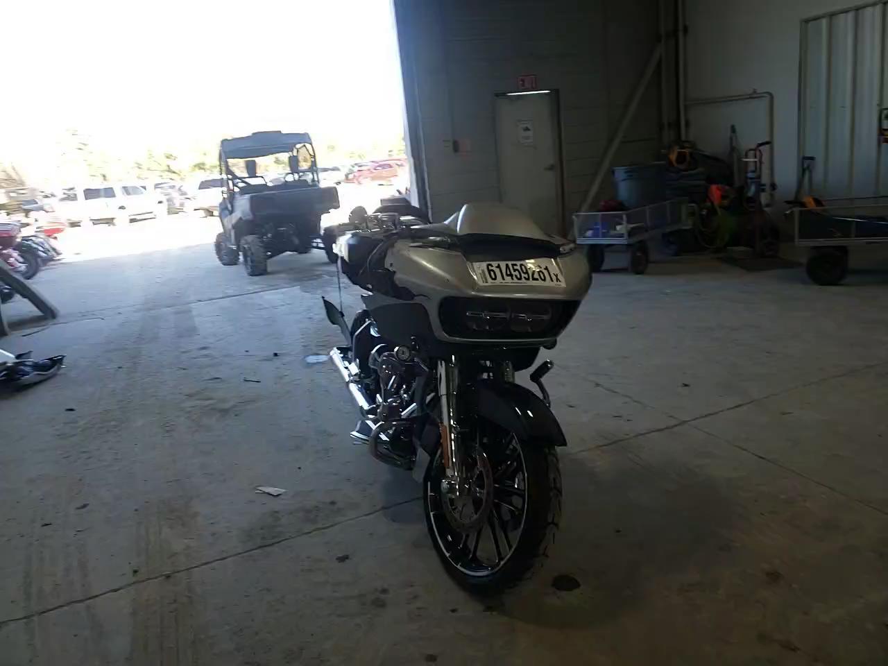 2019 HARLEY-DAVIDSON FLTRXSE 1HD1TCL18KB955328