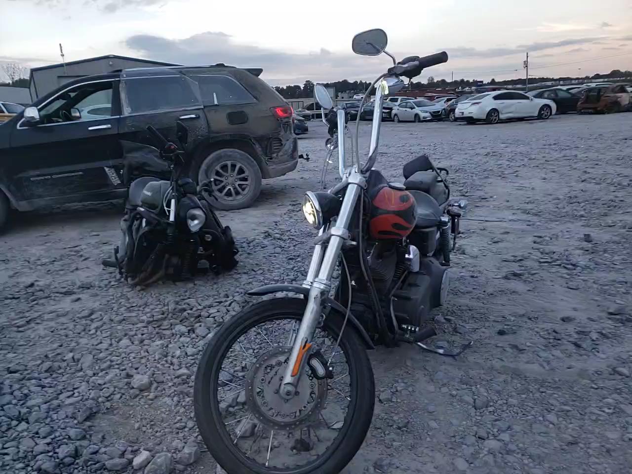 2013 HARLEY-DAVIDSON FXDWG DYNA 1HD1GPM16DC324598