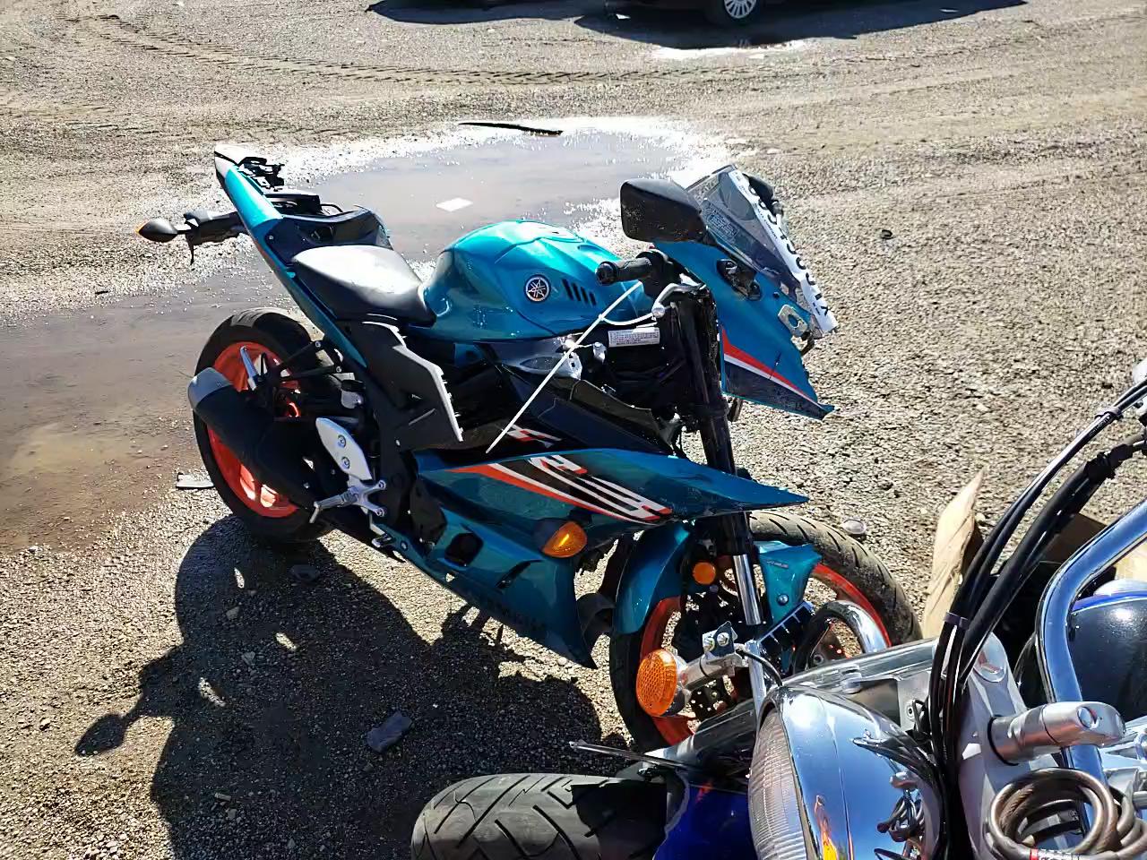 2021 YAMAHA YZFR3 A MH3RH18Y3MK006807