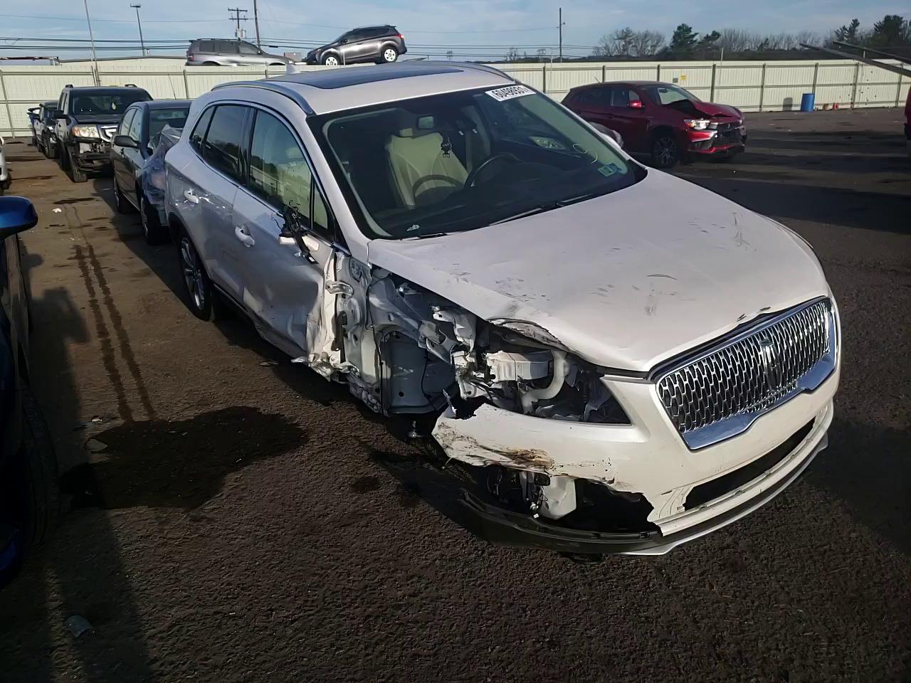 2019 LINCOLN MKC SELECT 5LMCJ2D95KUL48427