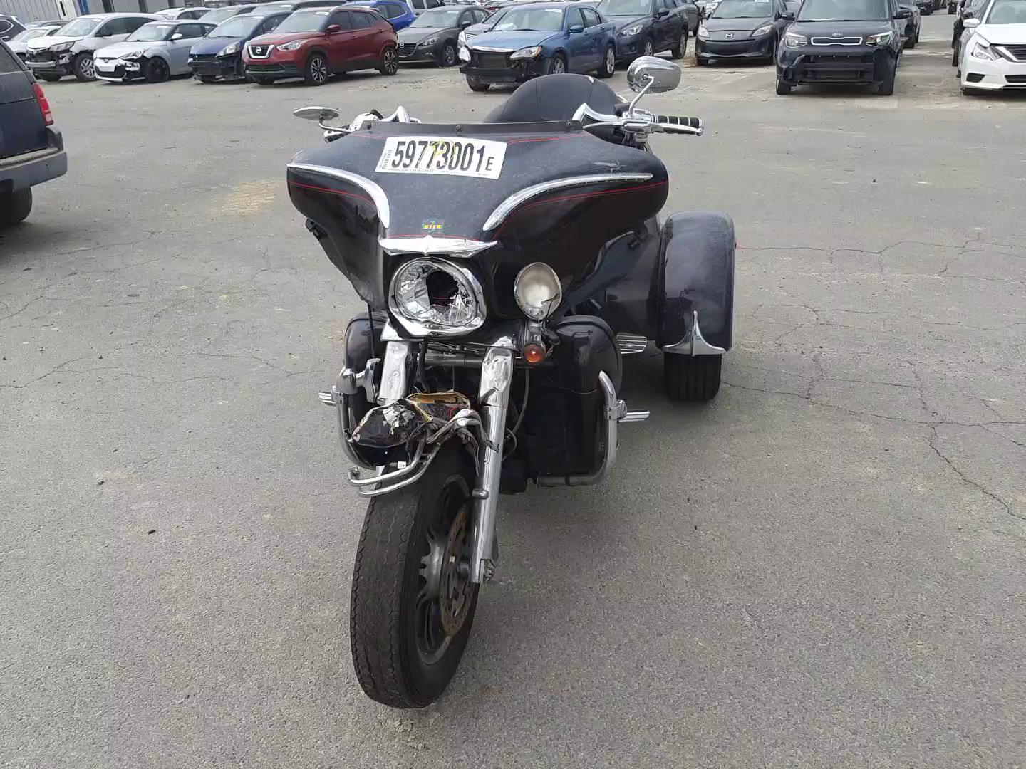 2011 HARLEY-DAVIDSON FLHTCUTG 1HD1MAM33BB850519