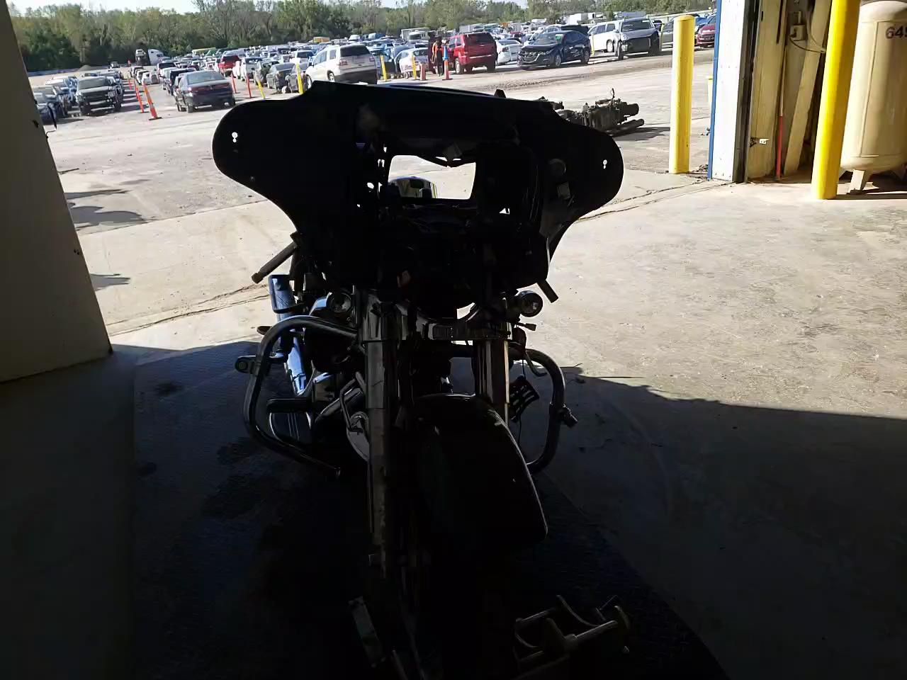 2019 HARLEY-DAVIDSON FLHX 1HD1KBC11KB651836