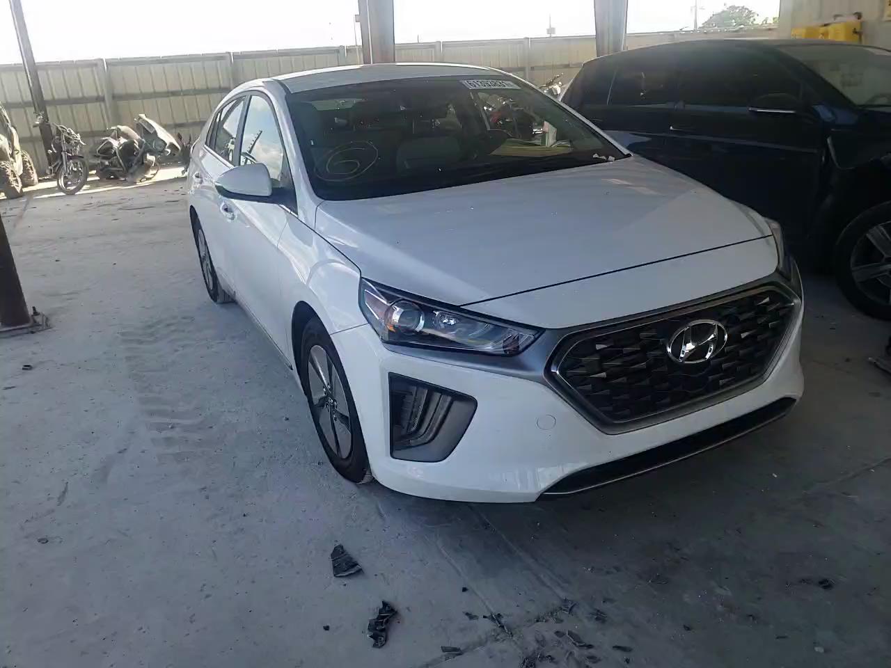 2021 HYUNDAI IONIQ SE KMHC75LC5MU248539