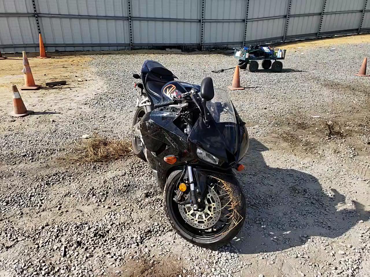 2015 HONDA CBR600 RR JH2PC4000FK800685