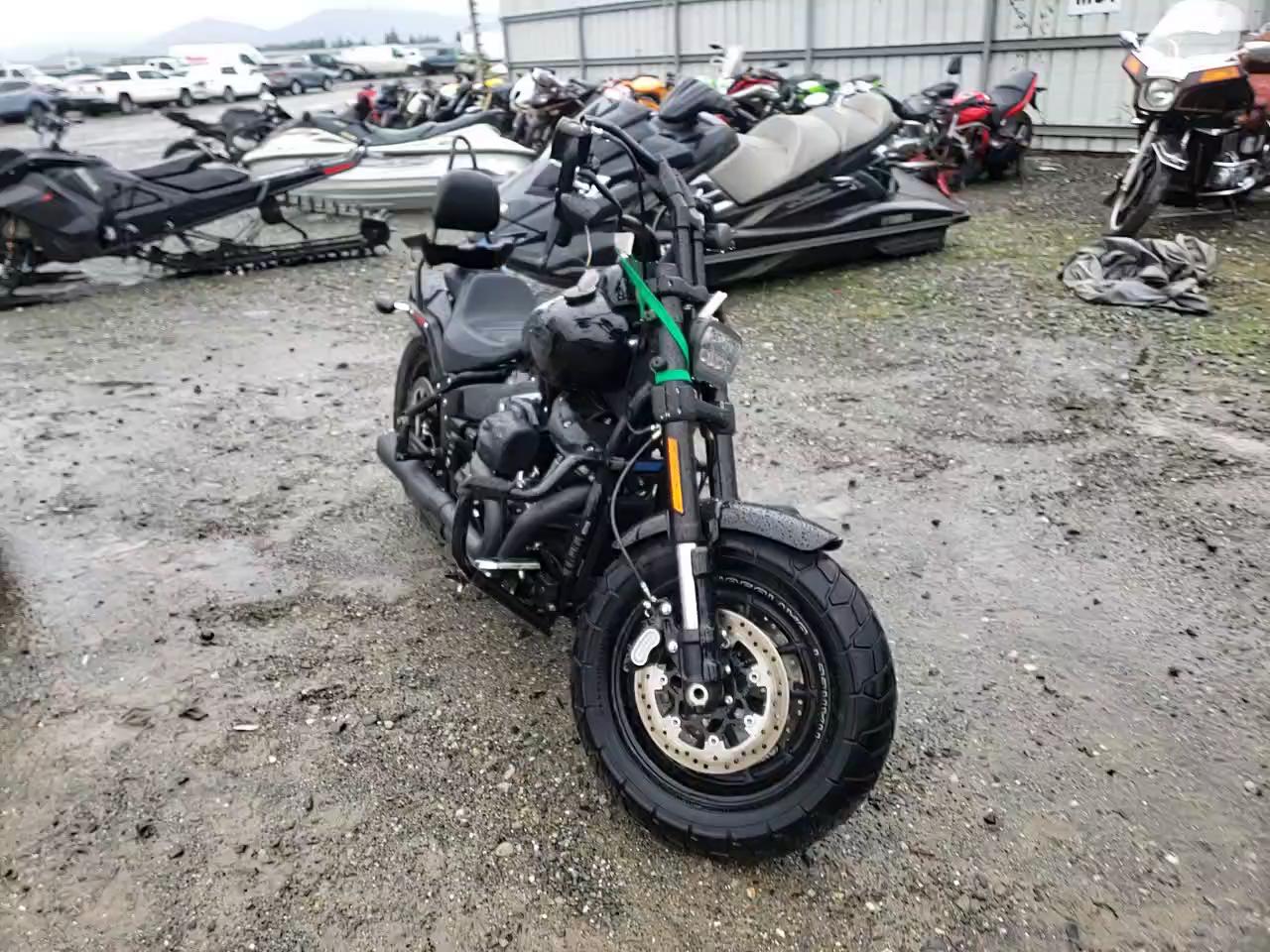 2018 HARLEY-DAVIDSON FXFB FAT B 1HD1YKJ18JC076743