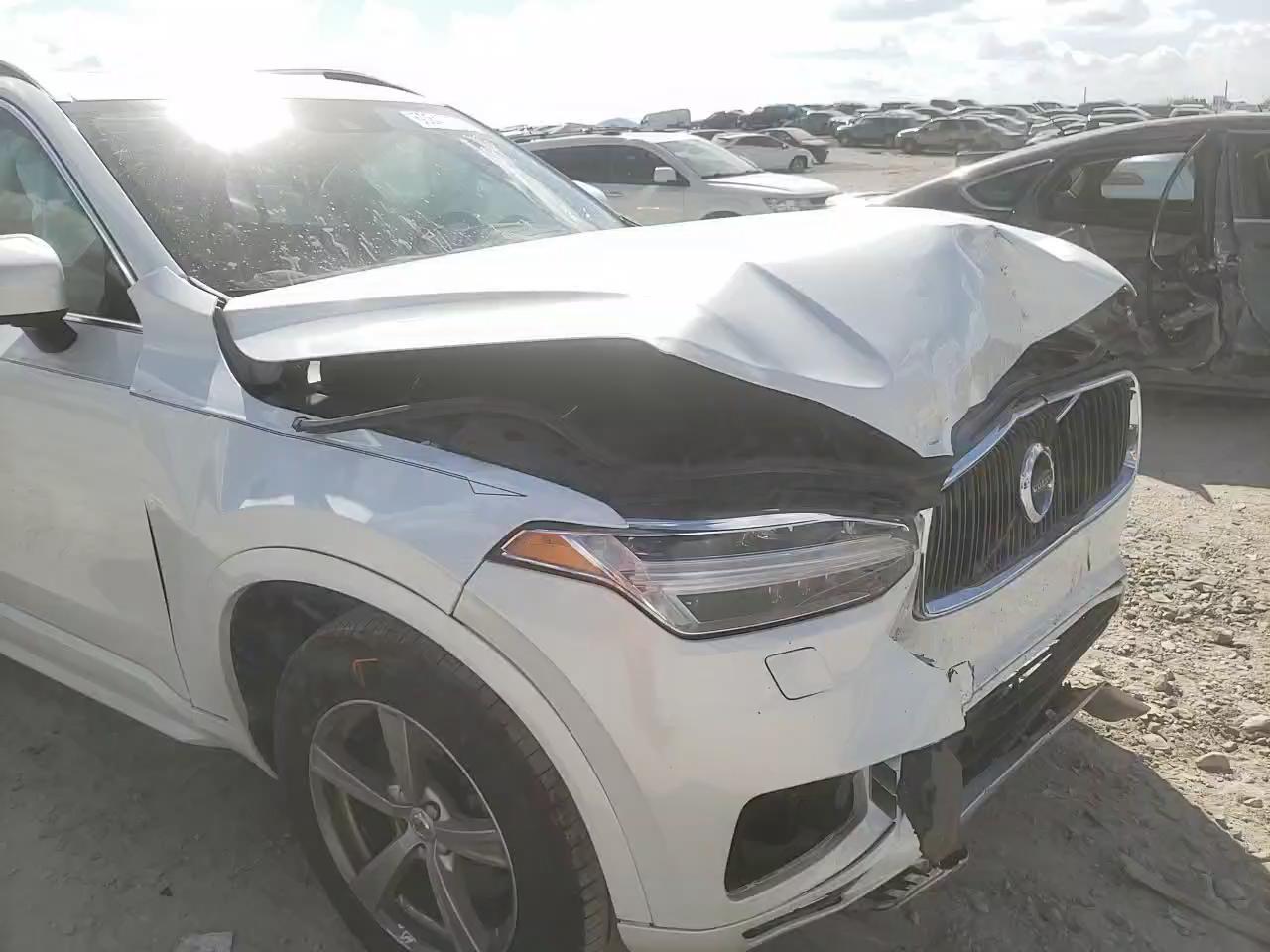 2016 VOLVO XC90 T5 YV4102XK0G1086726