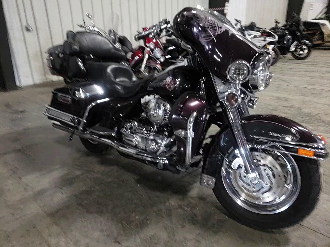 2006 HARLEY-DAVIDSON FLHTCUI 1HD1FCW186Y662096