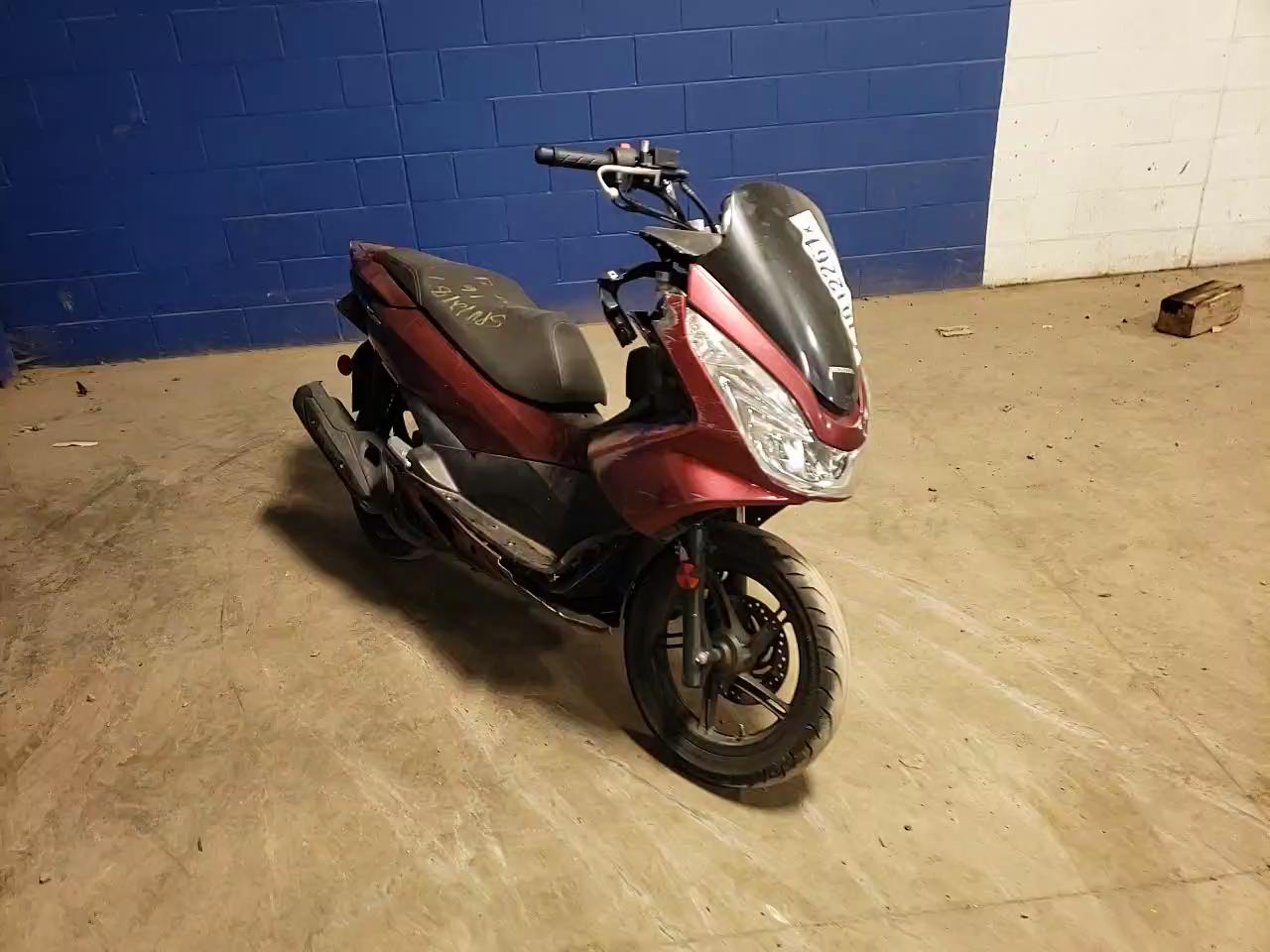 2016 HONDA PCX 150 RLHKF1800GY100449