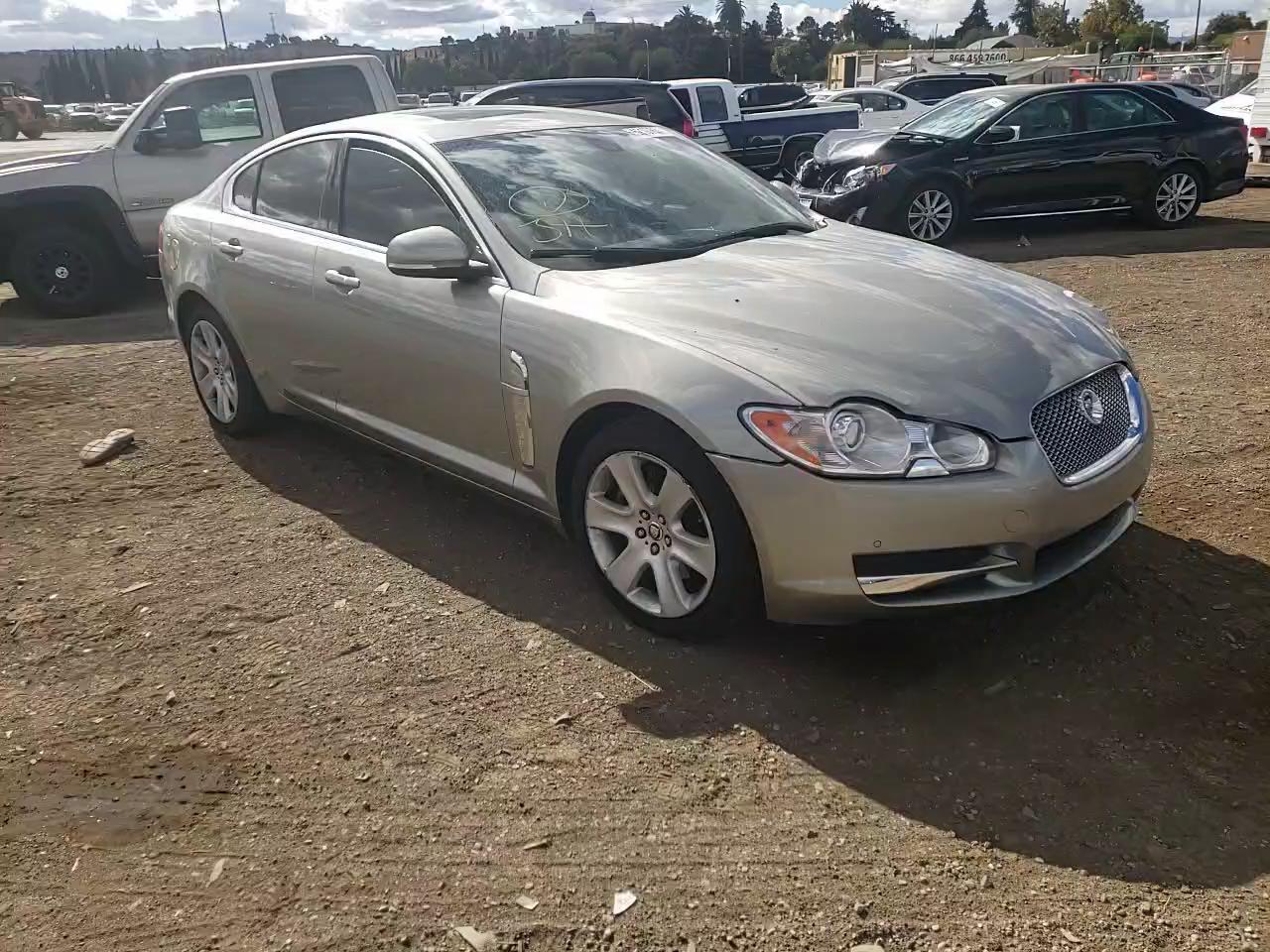 2010 JAGUAR XF LUXURY SAJWA0FA2AHR55846