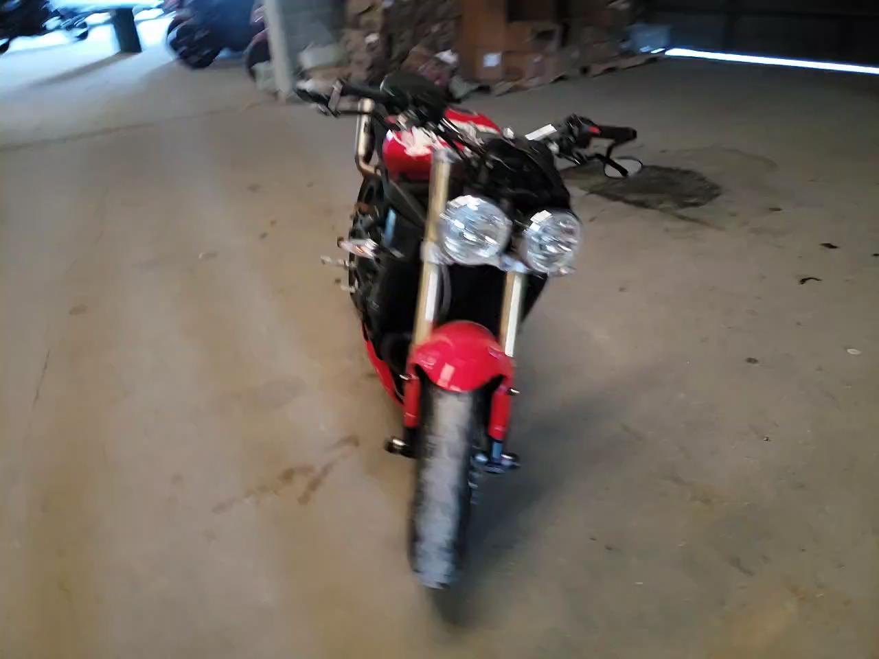 2010 TRIUMPH MOTORCYCLE STREET TRI SMTD01NE1AJ441130