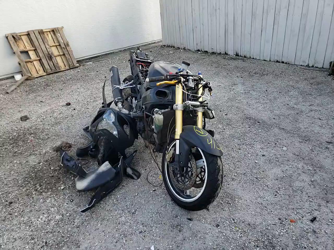 2004 SUZUKI GSX-R750 K JS1GR7JA442104015