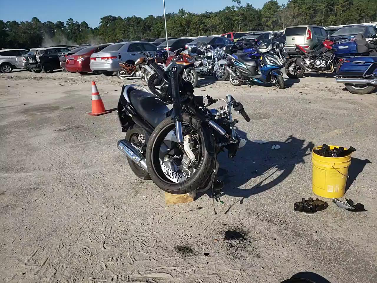 2013 SUZUKI GW250 LC6GJ55F3D1100305