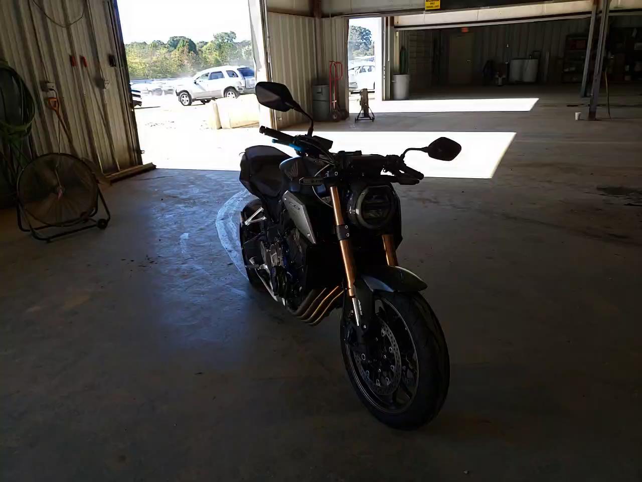 2021 HONDA CB650 RA MLHRH0255M5200211
