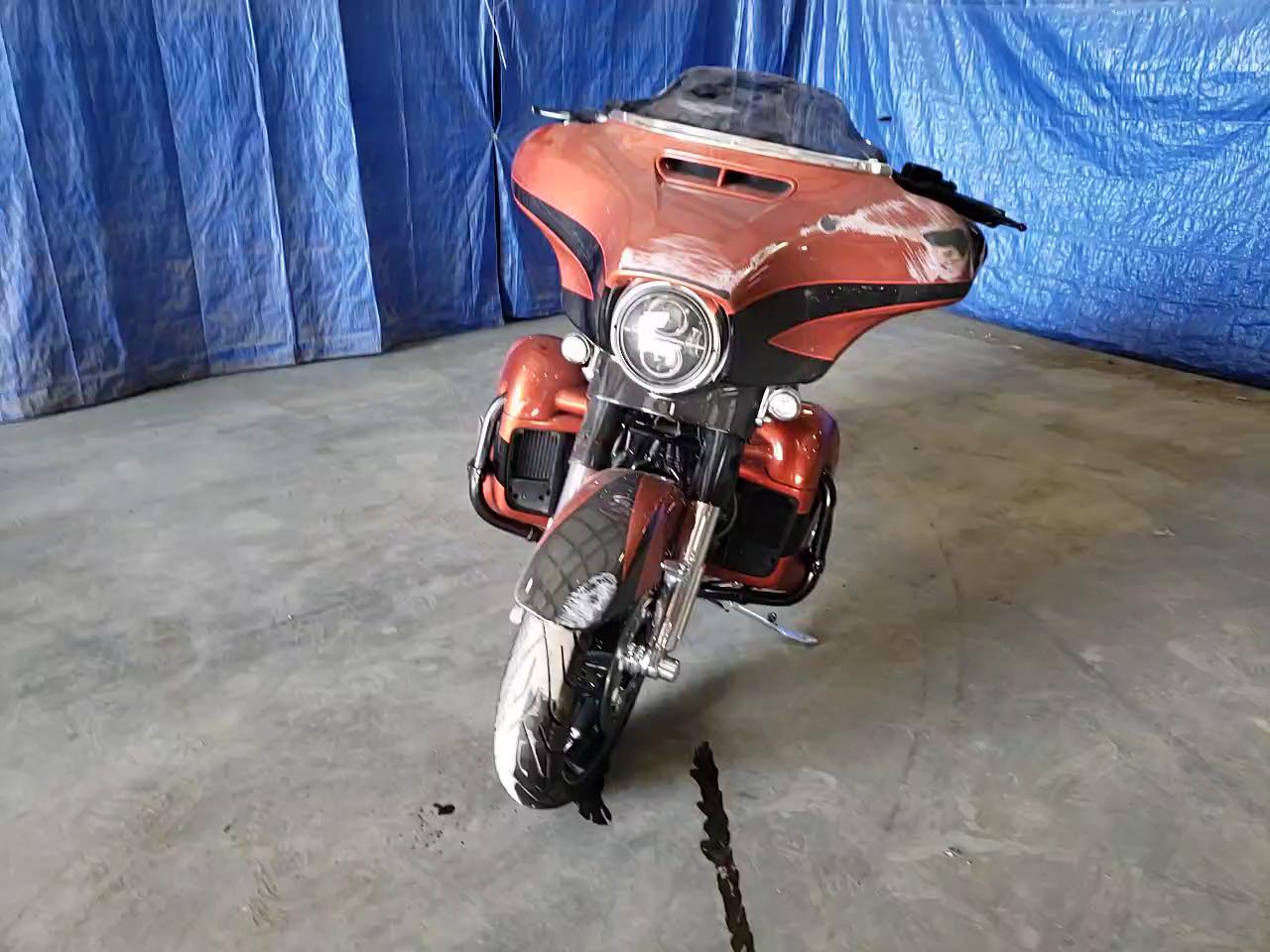 2017 HARLEY-DAVIDSON FLHXSE CVO 1HD1PXF17HB955921