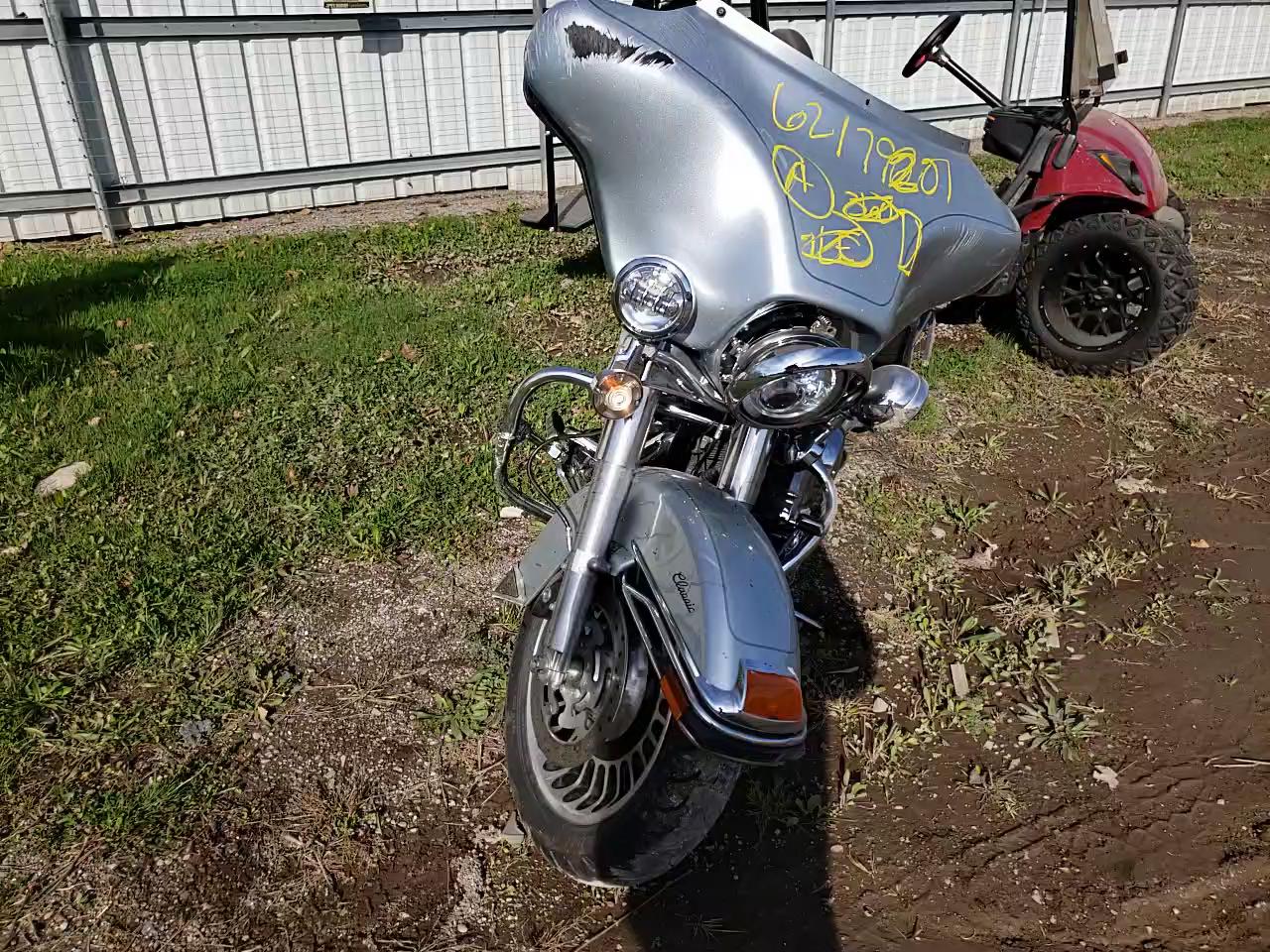 2011 HARLEY-DAVIDSON FLHTC 1HD1FF411BB677637