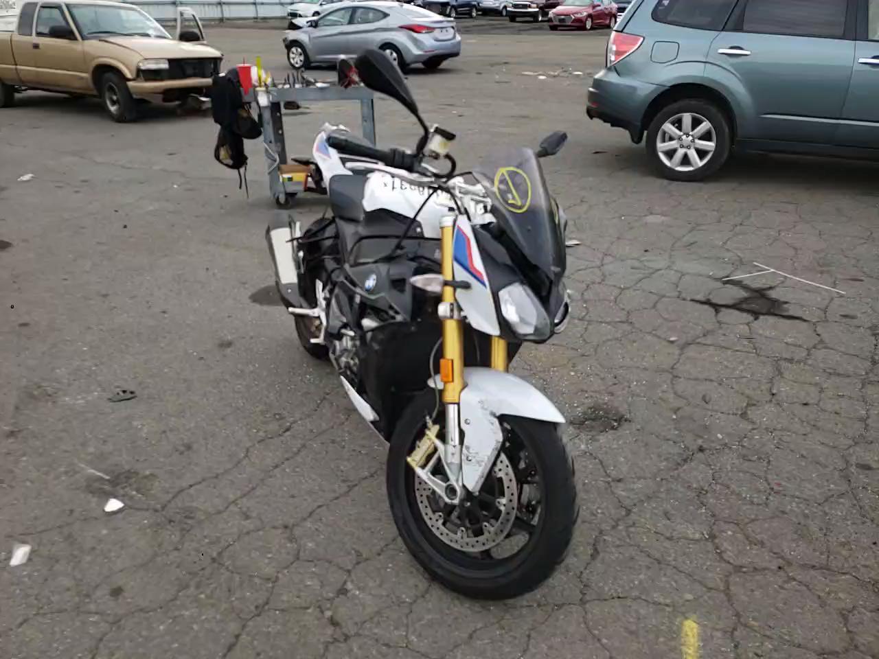 2018 BMW S 1000 R WB10D6207JZ762210