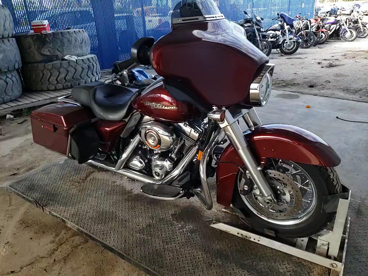 2008 HARLEY-DAVIDSON FLHX 1HD1KB4138Y600715