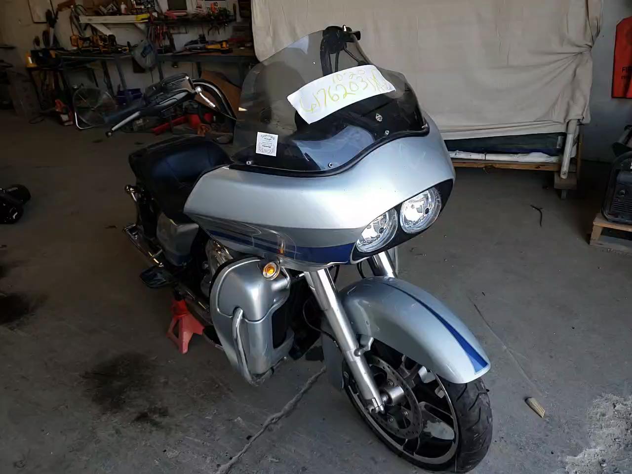 2011 HARLEY-DAVIDSON FLTRU 1HD1KGM13BB651168
