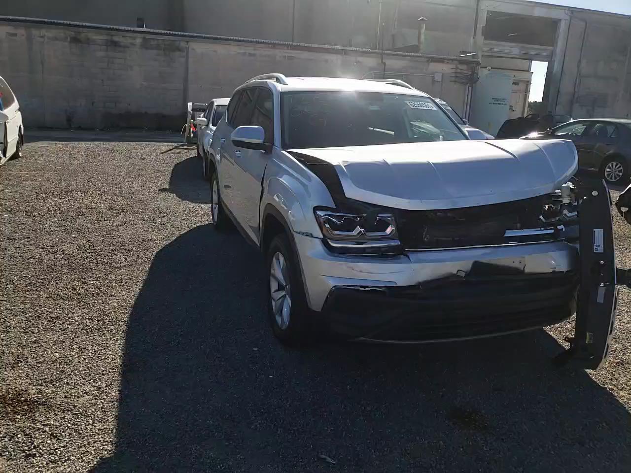 2018 VOLKSWAGEN ATLAS S 1V2GR2CAXJC515848