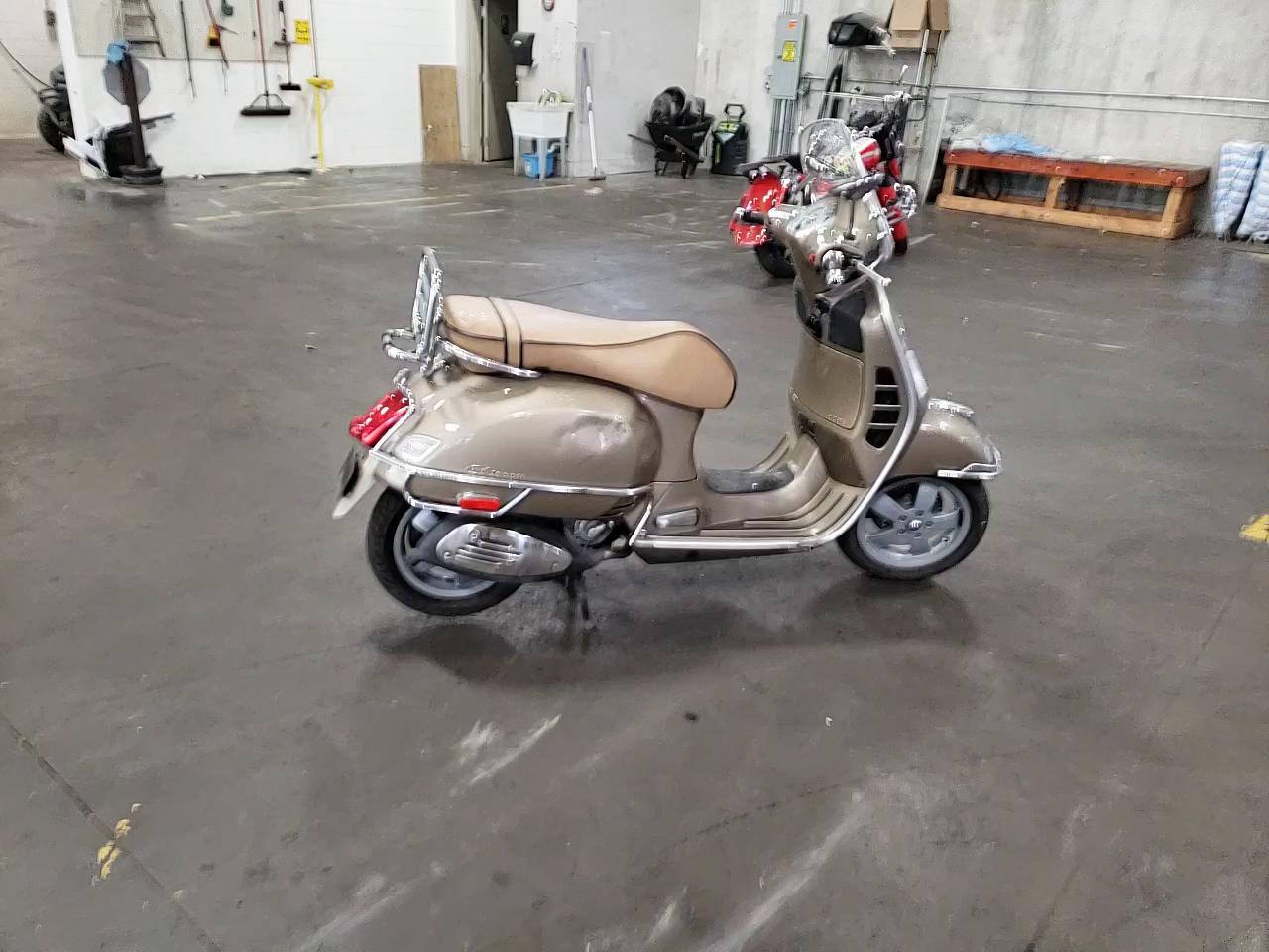 2013 VESPA GTS 300 SU ZAPM459LXD5801378