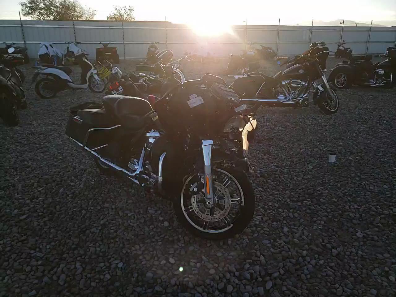 2021 HARLEY-DAVIDSON FLTRK 1HD1KZF1XMB606644