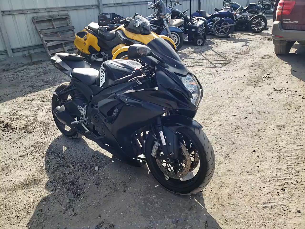 2011 SUZUKI GSX-R600 JS1GN7FA9B2100950