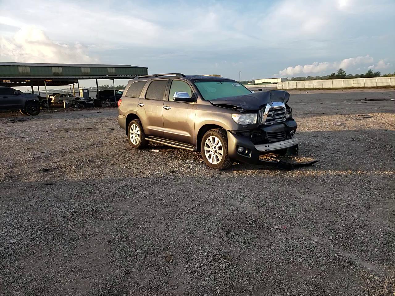 2011 TOYOTA SEQUOIA LI 5TDKY5G1XBS031382