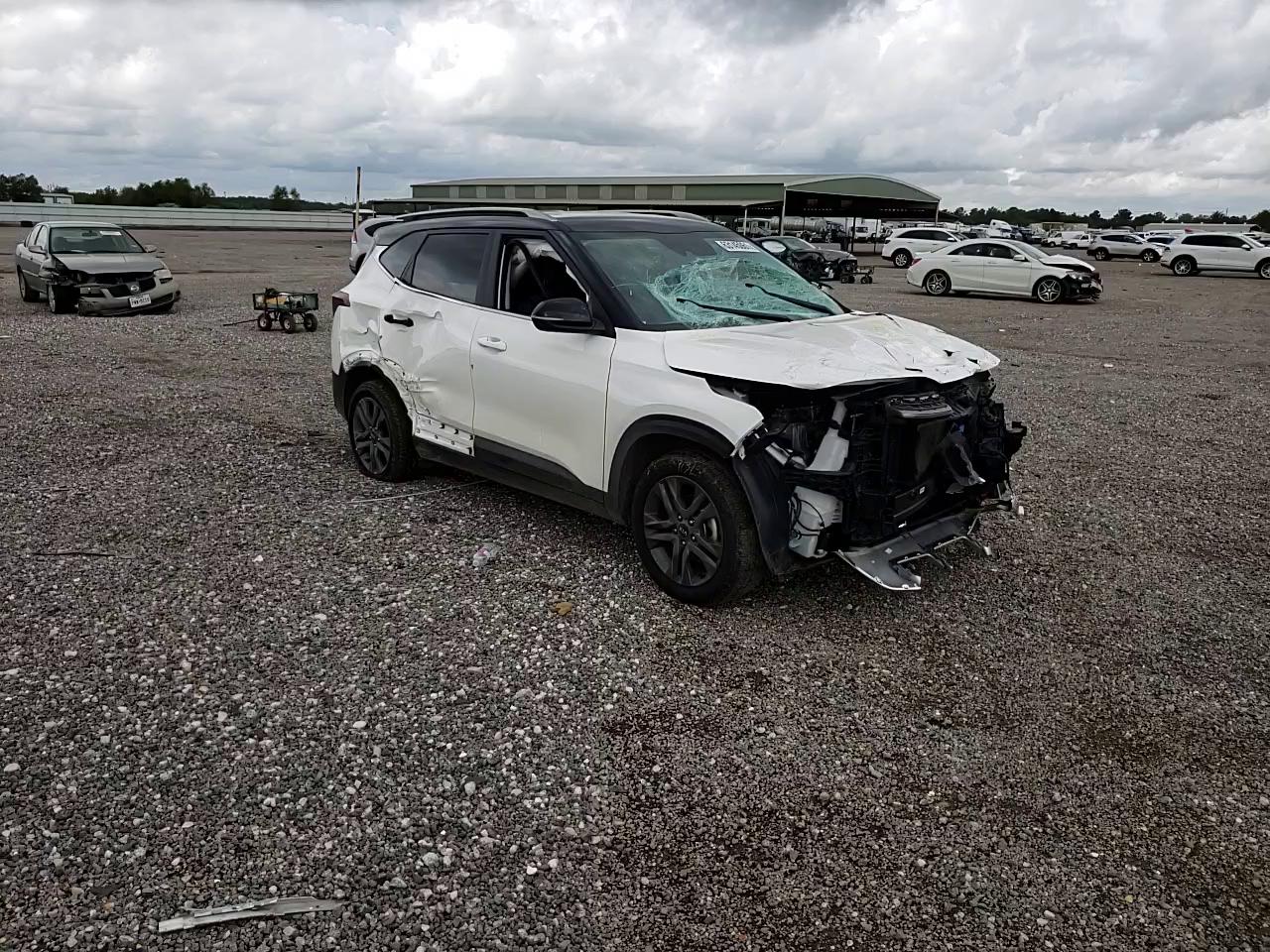 2021 KIA SELTOS S KNDEU2AA8M7138783