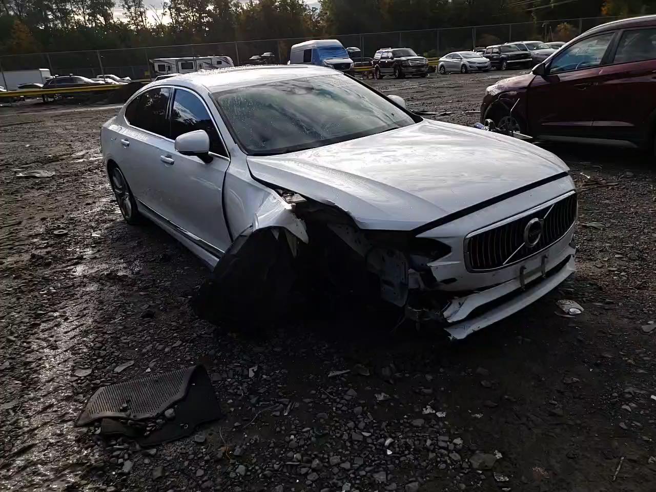 2018 VOLVO S90 T6 INS LVY992ML5JP006245