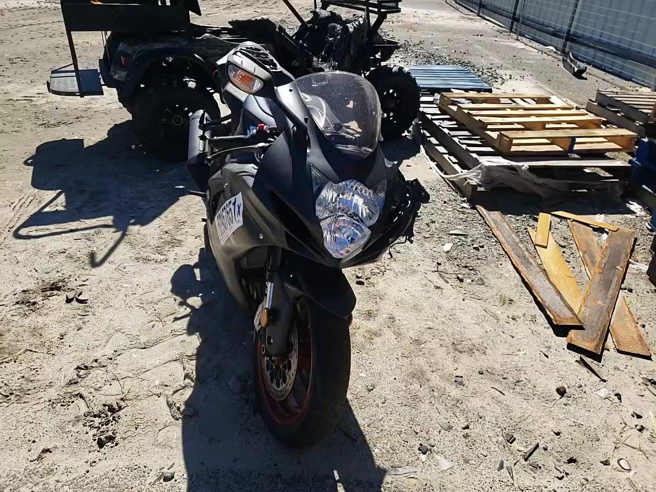 2017 SUZUKI GSX-R600 JS1GN7FA4H2100136