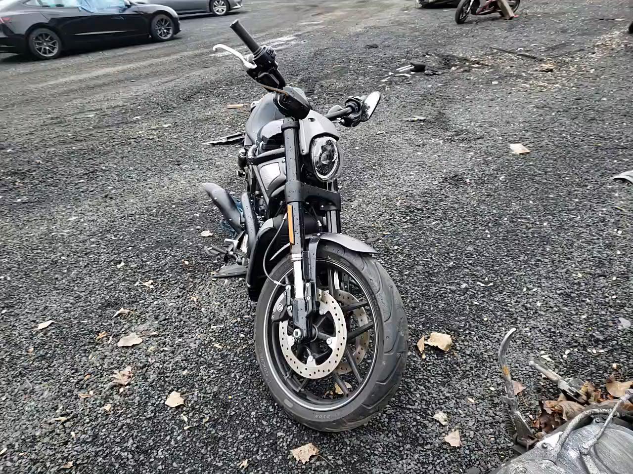 2016 HARLEY-DAVIDSON VRSCDX NIG 1HD1HHH18GC806054