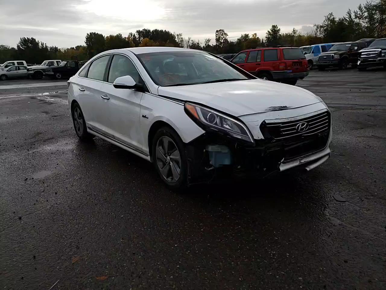 2016 HYUNDAI SONATA PLU KMHE14L23GA023585