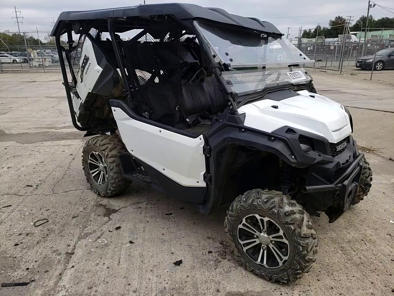 2016 HONDA SXS1000 M5 1HFVE0426G4002962