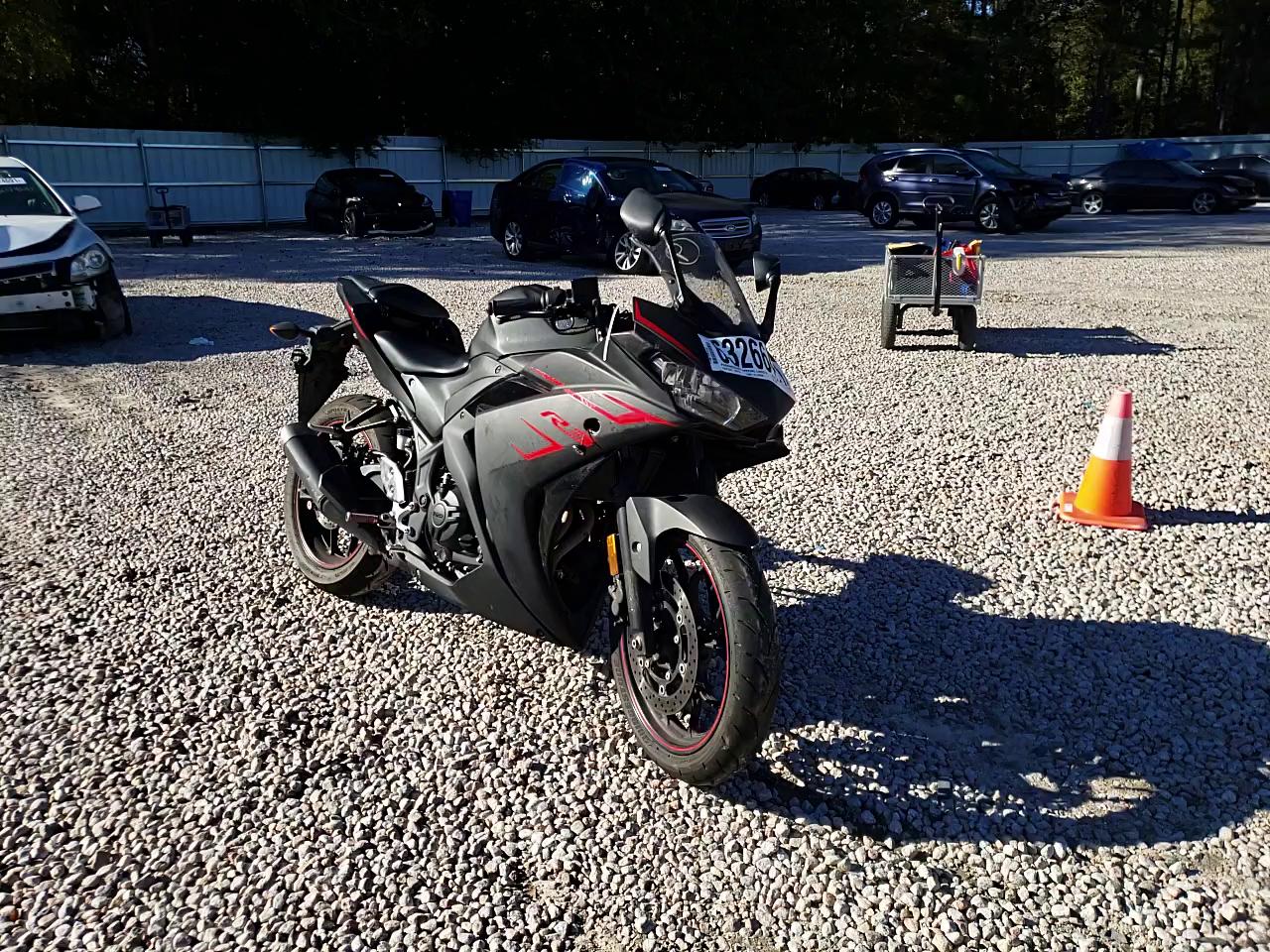 2017 YAMAHA YZFR3 MH3RH06Y8HK015568