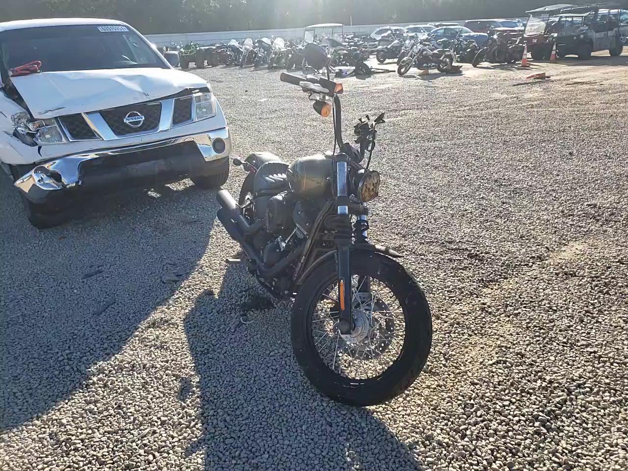 2018 HARLEY-DAVIDSON FXBB STREE 1HD1YJJ17JC035577