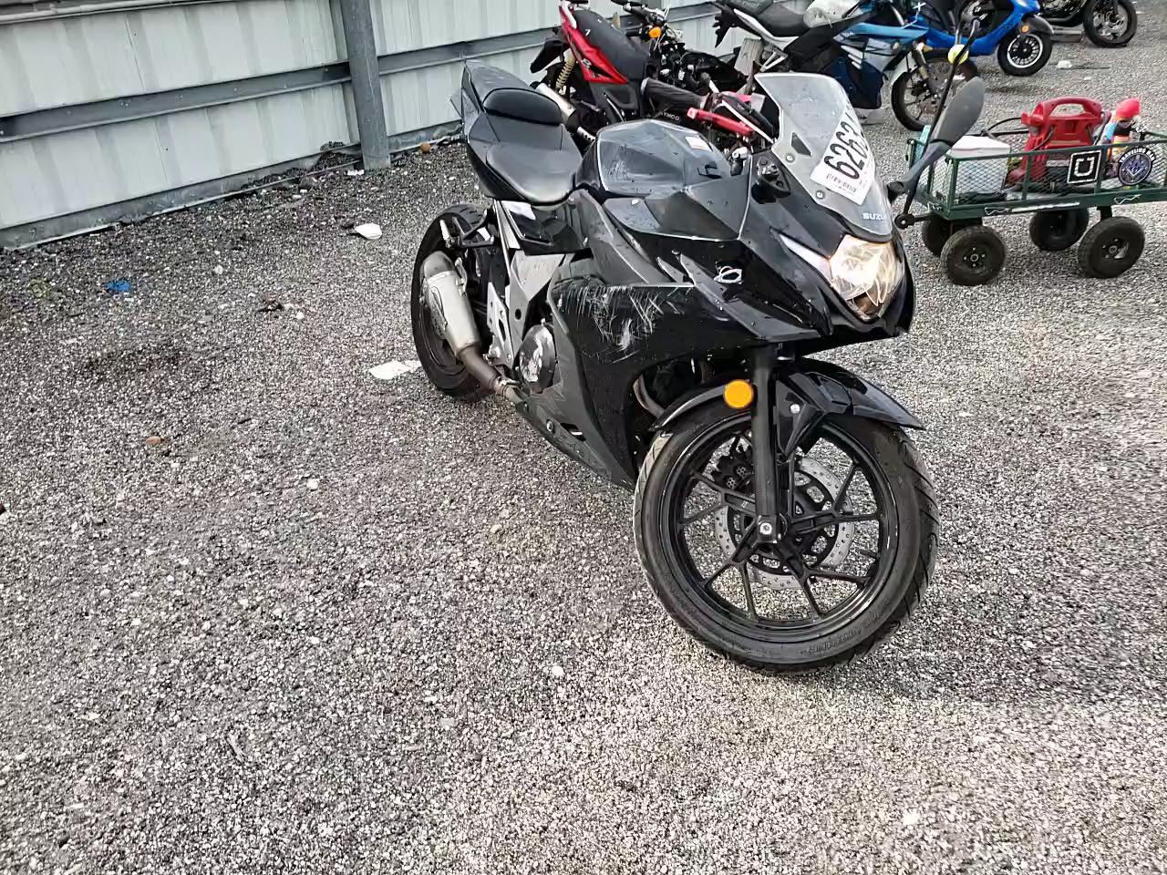 2018 SUZUKI GSX250R LC6DN11A4J1100156
