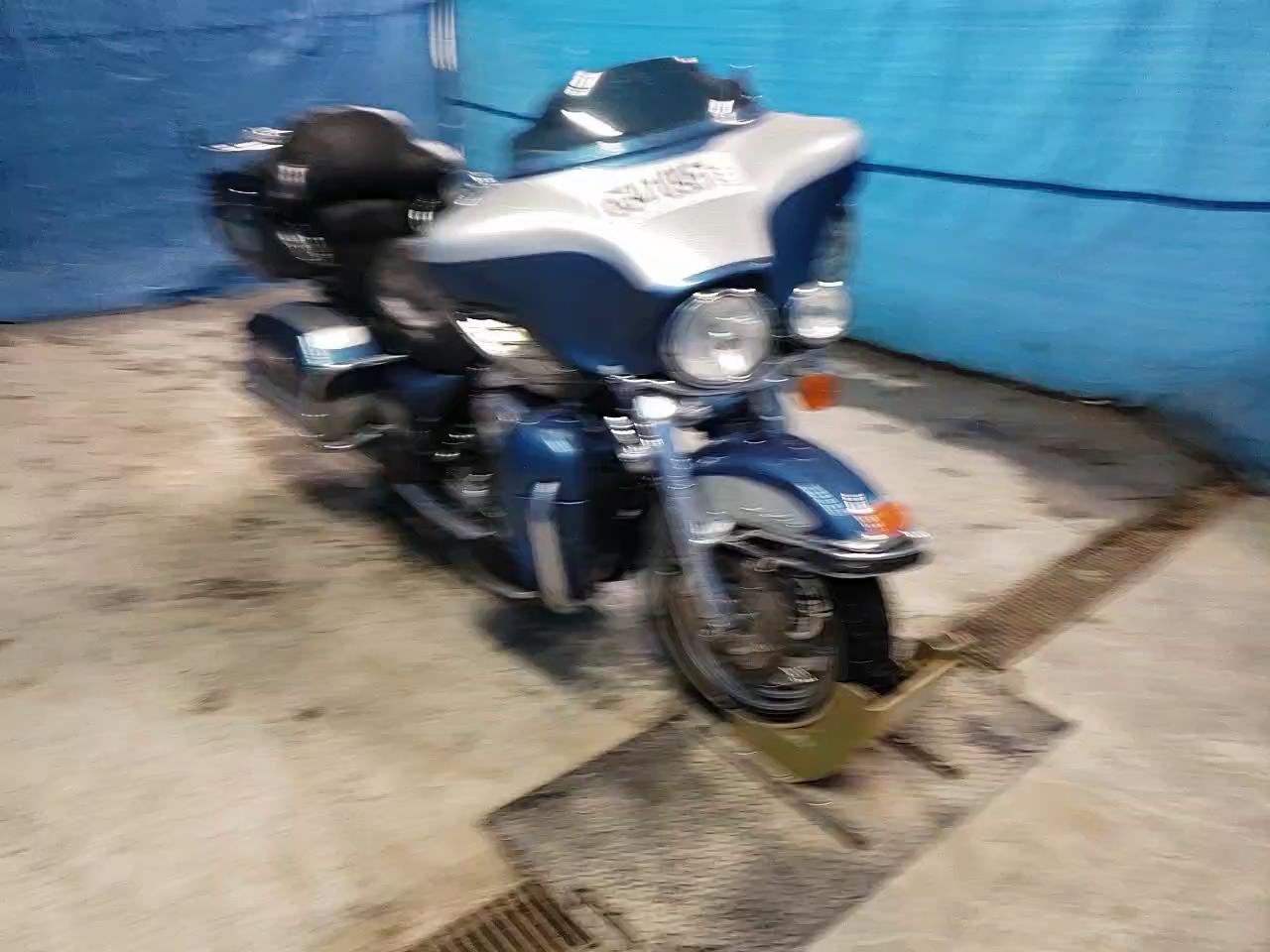 2006 HARLEY-DAVIDSON FLHTCUI 1HD1FCW316Y709289