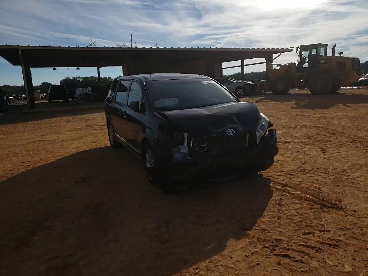 2011 TOYOTA SIENNA BAS 5TDKA3DC1BS009169