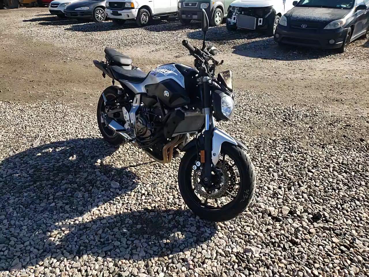 2017 YAMAHA FZ07 JYARM06E0HA013055