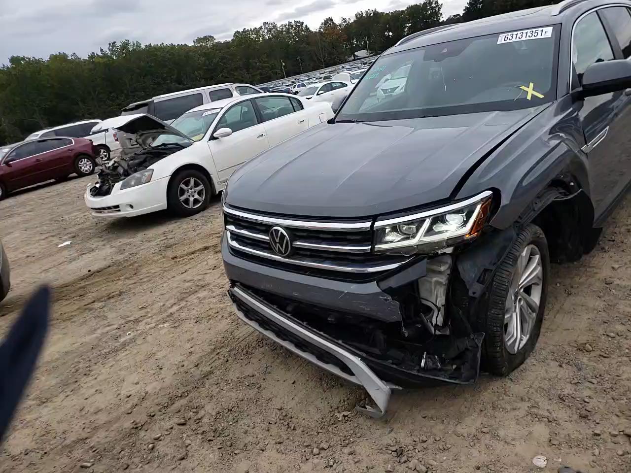 2020 VOLKSWAGEN ATLAS CROS 1V2MC2CA9LC206640
