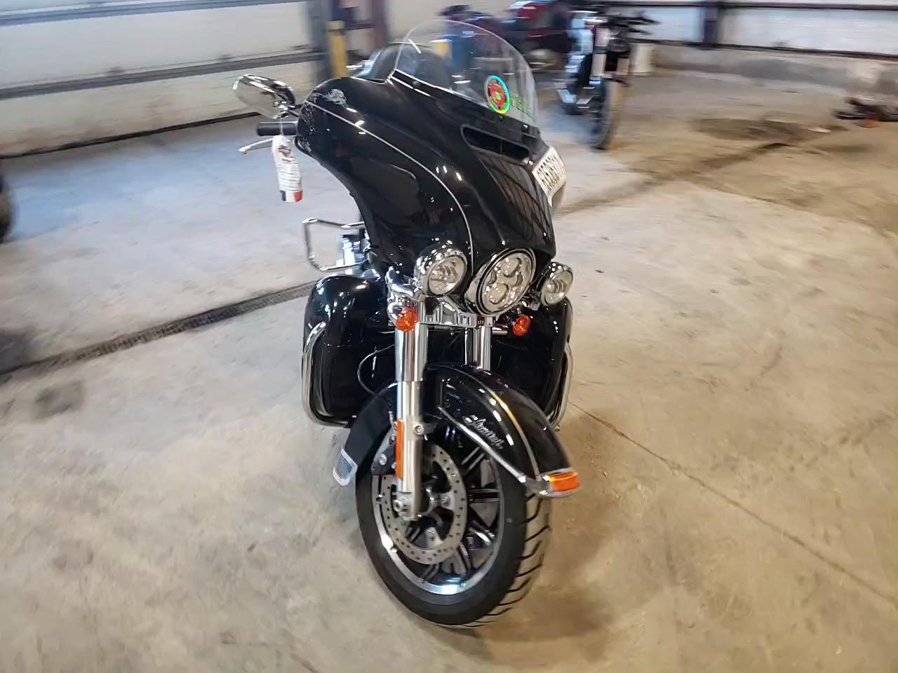 2017 HARLEY-DAVIDSON FLHTKL ULT 1HD1KKD1XHB675625