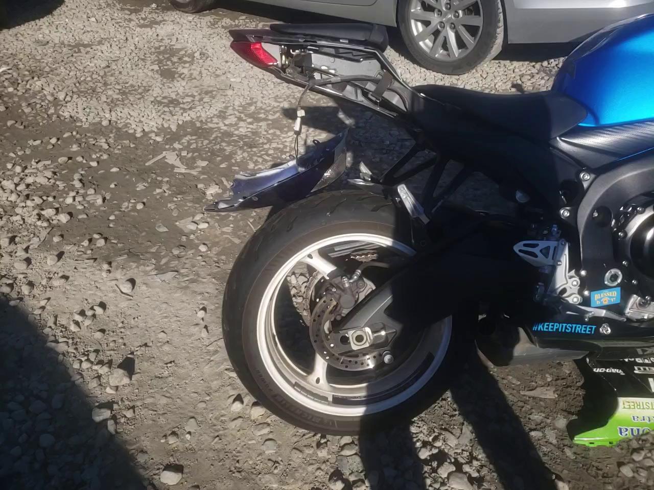 2013 SUZUKI GSX-R600 JS1GN7FA1D2101724